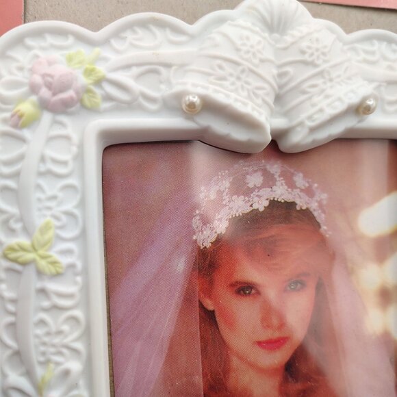 Wedding Day Photo Frame 3.5x5 Bride Picture White Ceramic Bells Flowers 1989 - Picture 8 of 14